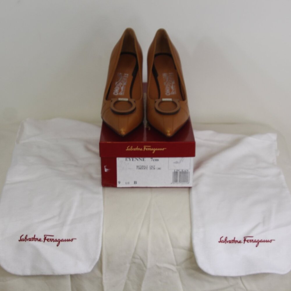 Salvatore Ferragamo Cheyenne Natural Calf Heels 9.5B w/ Box Y2K - Picture 12 of 12